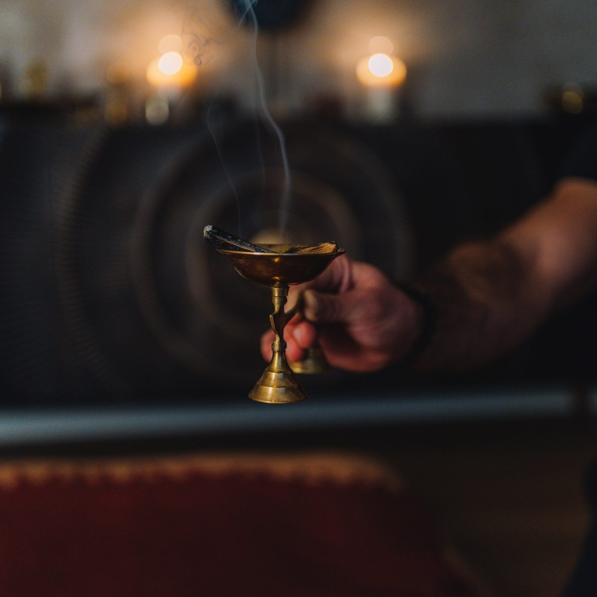František masíruje osobní rituály Moksha Říčany
